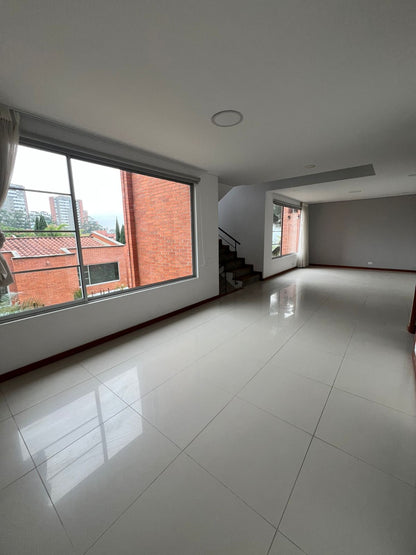 Casa en Arriendo en Envigado Sector Benedictinos.