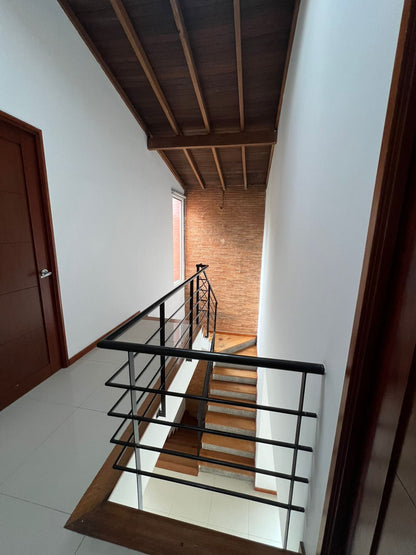Casa en Arriendo en Envigado Sector Benedictinos.