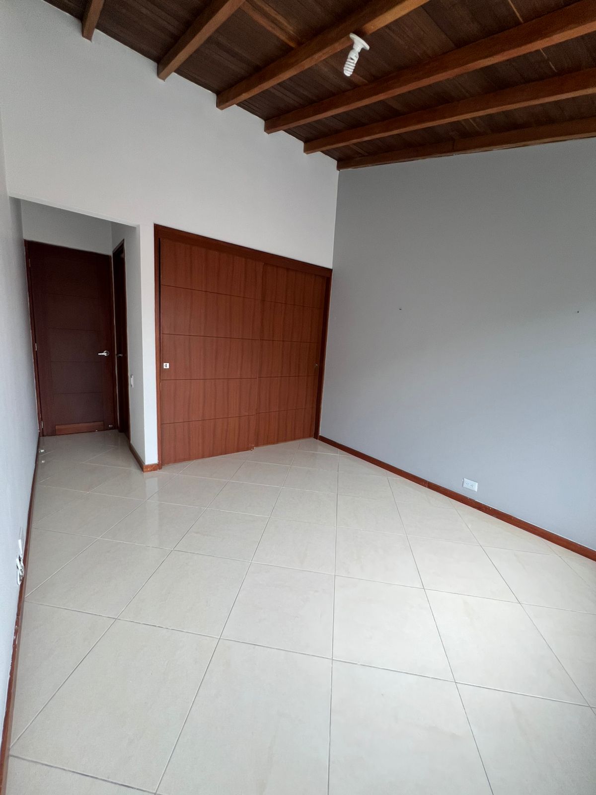 Casa en Arriendo en Envigado Sector Benedictinos.