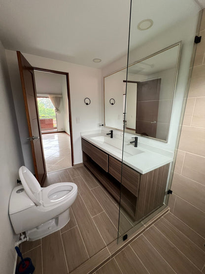 Casa en Arriendo en Envigado Sector Benedictinos.