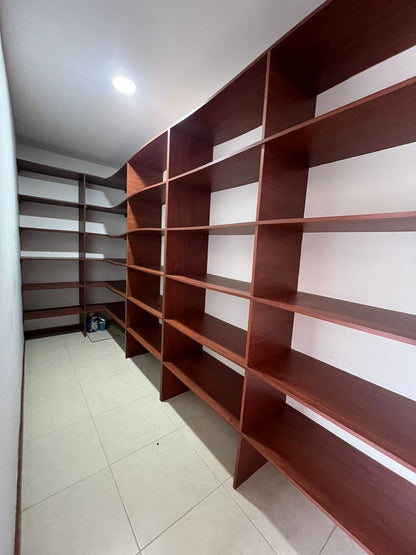 Casa en Arriendo en Envigado Sector Benedictinos.