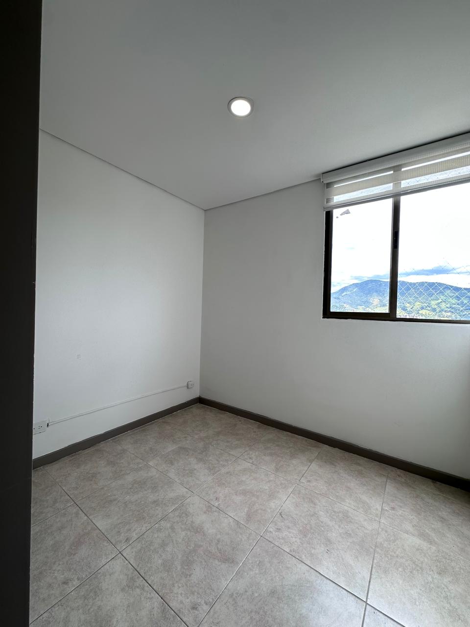 Se Vende Apartamento En Unidad Cerrada Sector Ferreria La Estrella.